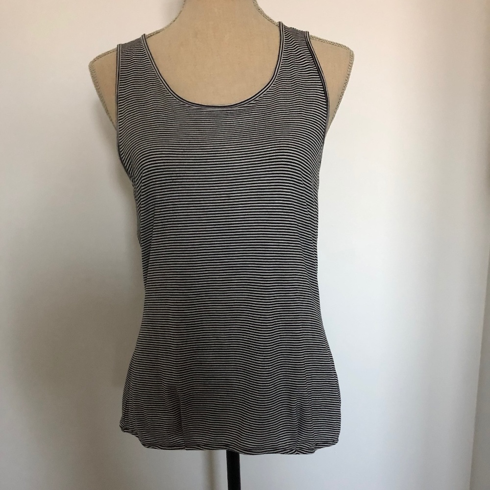 🦋2/$30 Club monaco striped tank
